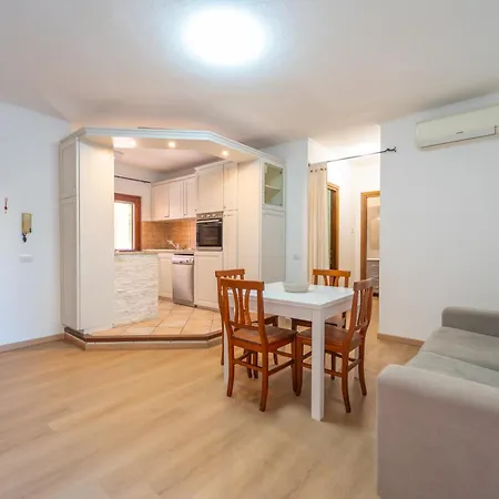 Casa Laura * אולביה
